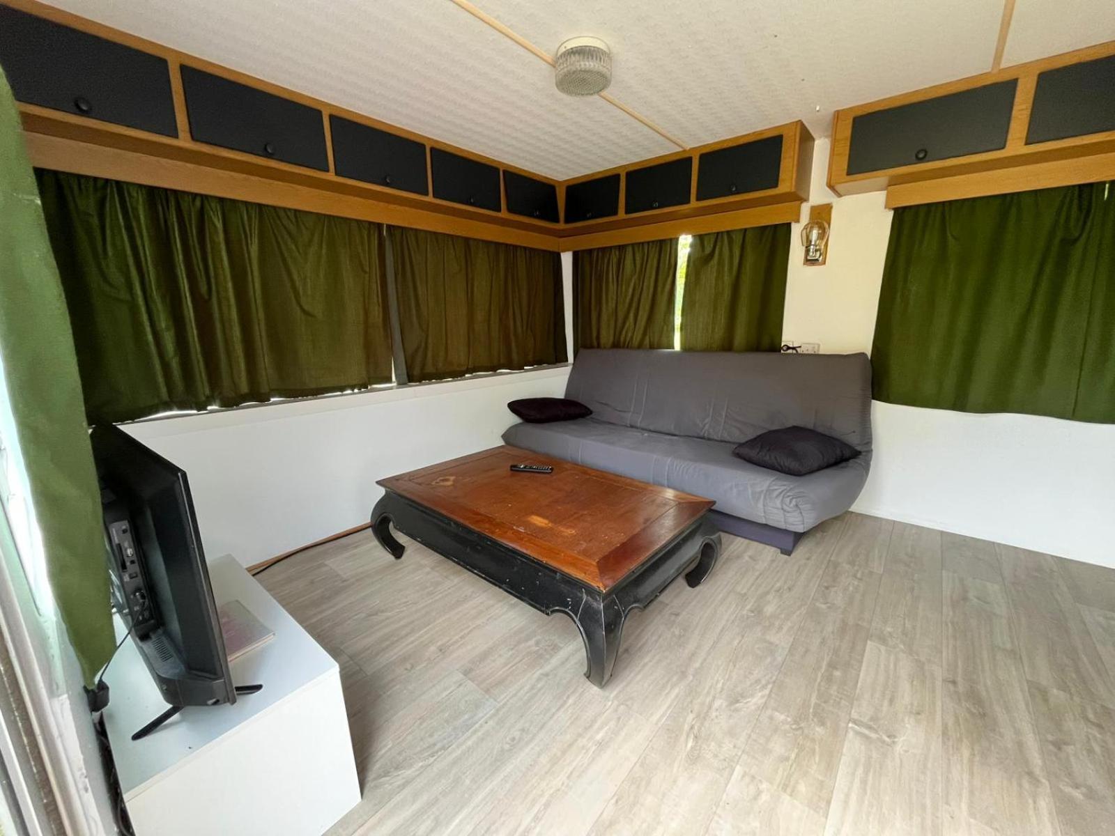 Gite "Home" - Piscine Juvigny Les Vallees Zewnętrze zdjęcie